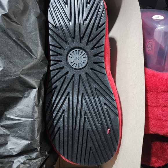 UGG Red Fluffy Sandals, Never Worn - Picture 7 of 12